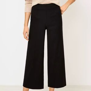 NWT wide leg cropped ponte pant